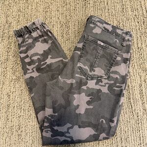 Prosperity Gray Camouflage Pants